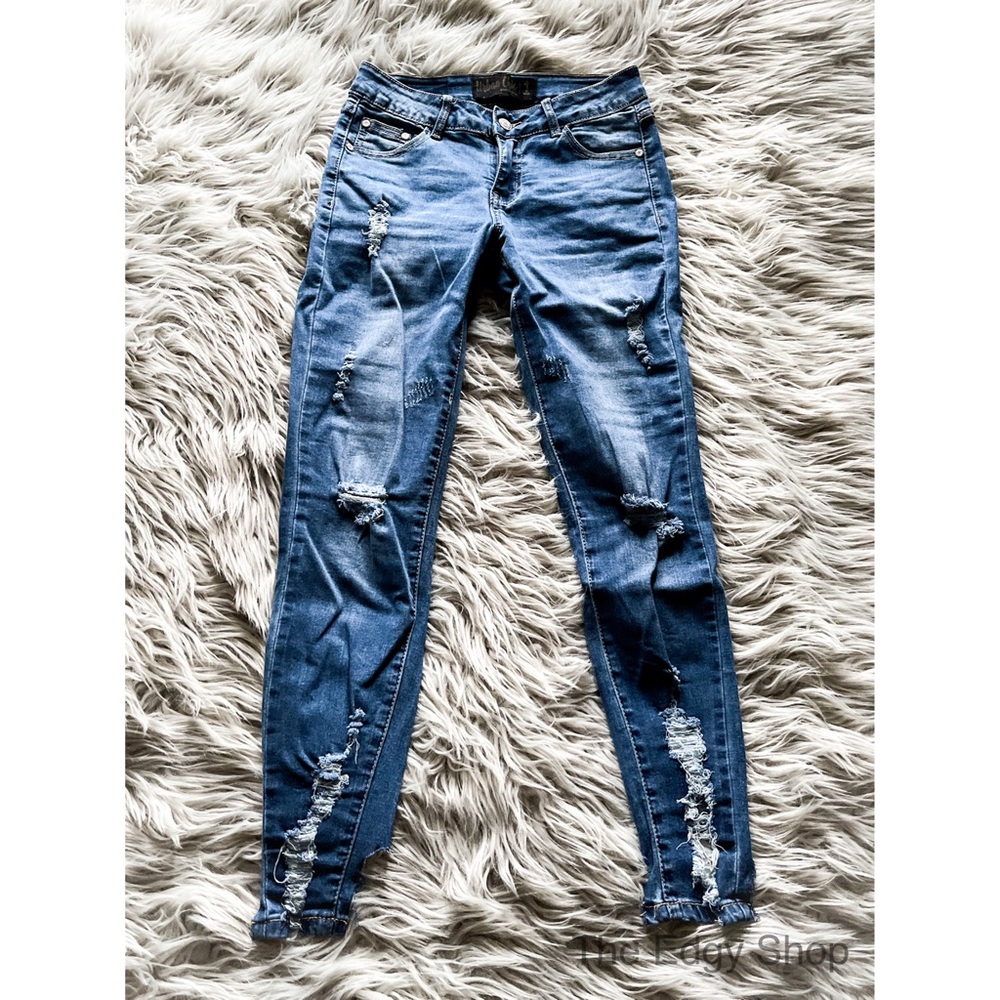 Urban Chic | Destroyed Cut Out Hem Skinny Jeans
